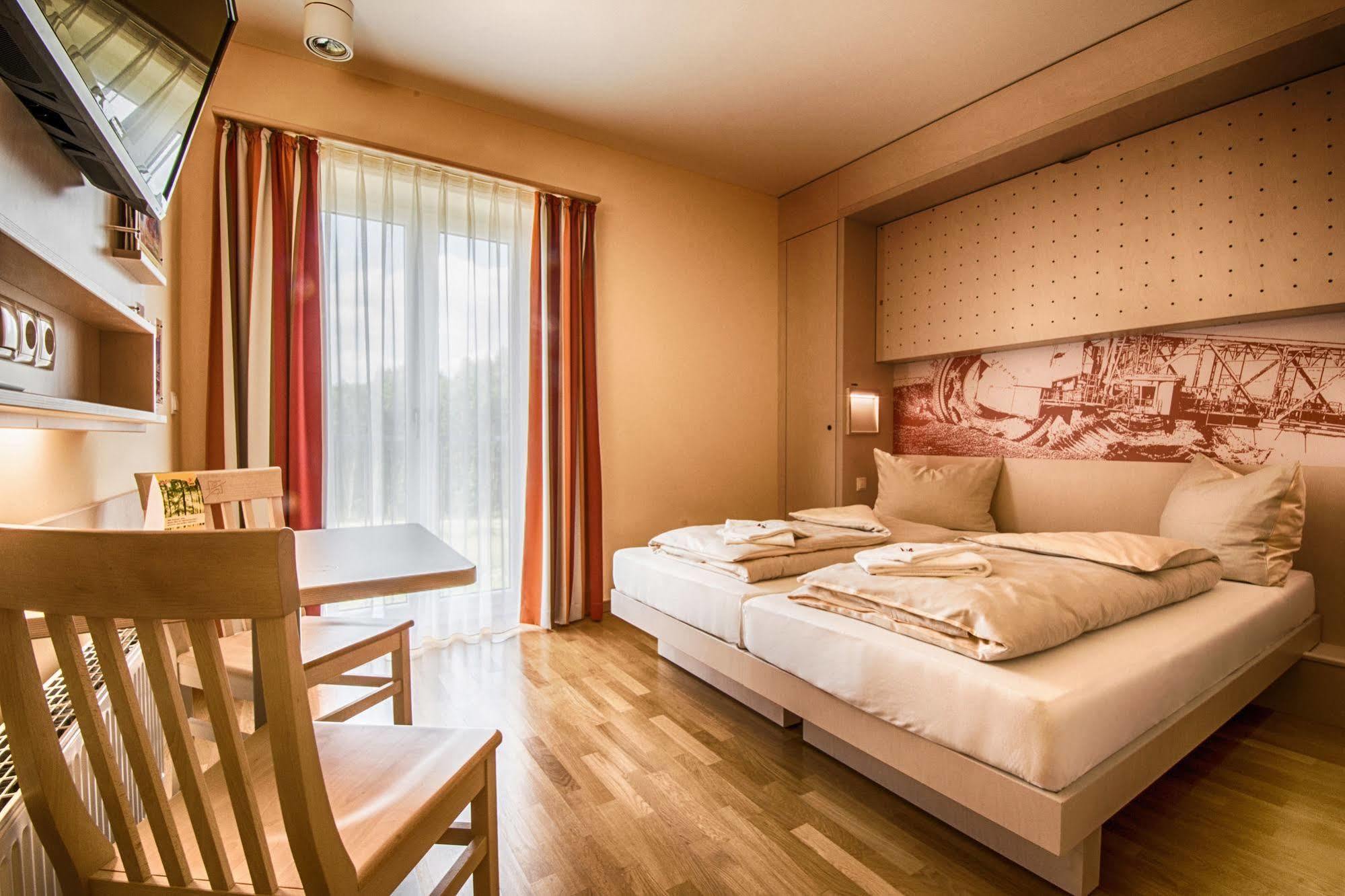 Jufa Hotel Im Brueckenkopfpark - Juelich Buitenkant foto